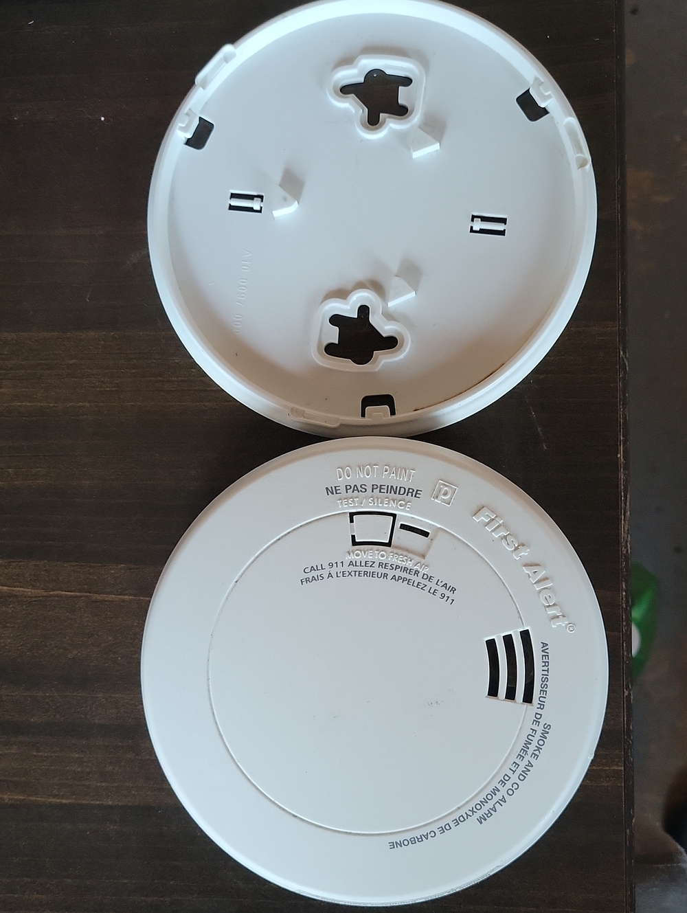 White Smoke & Carbon Detector - Battery-Operated Ceiling Mount